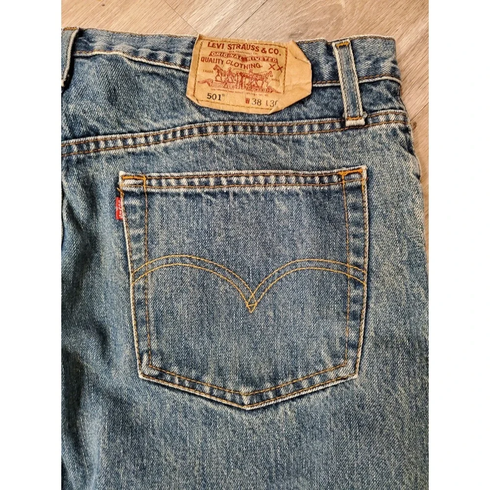 Vintage Levi's 501 Jeans Men's 38x30 Made in USA Button Fly Blue Denim Classic